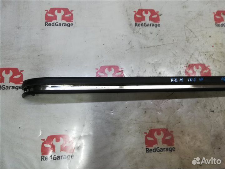 Полозья сдвижной двери левая Toyota Hiace KZH106W