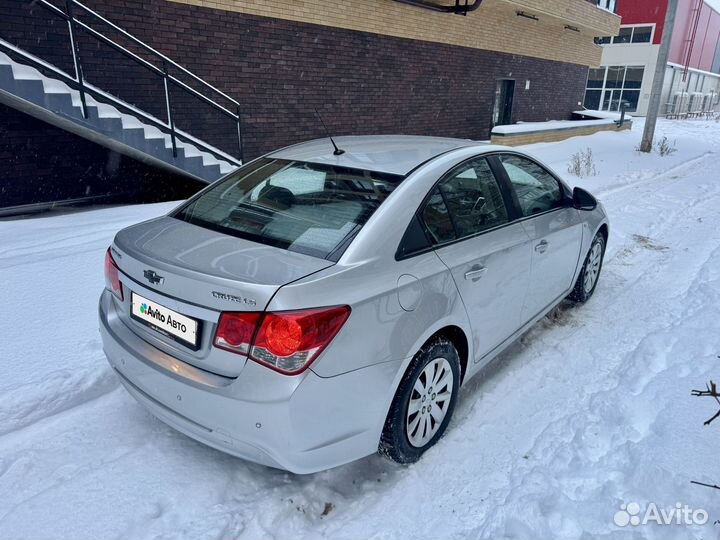 Chevrolet Cruze 1.6 AT, 2011, 217 500 км