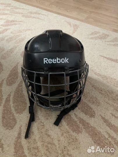 Хоккейный шлем