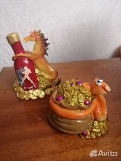 Статуэтки, копилка, ложки мельхиор