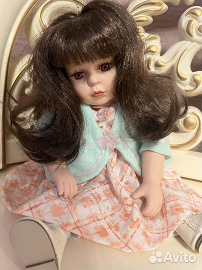 Кукла фарфоровая коллекционная