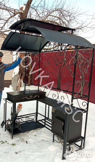 Мангал с крышей