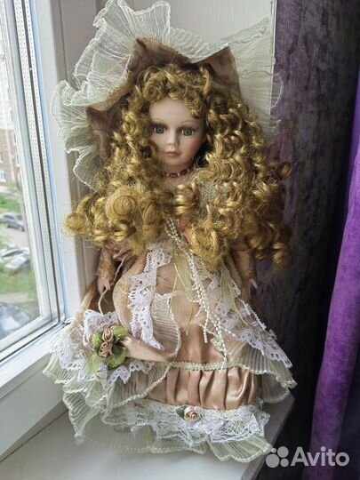 Кукла фарфоровая большая