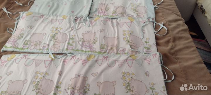 Детская кроватка с маятником и ящиком