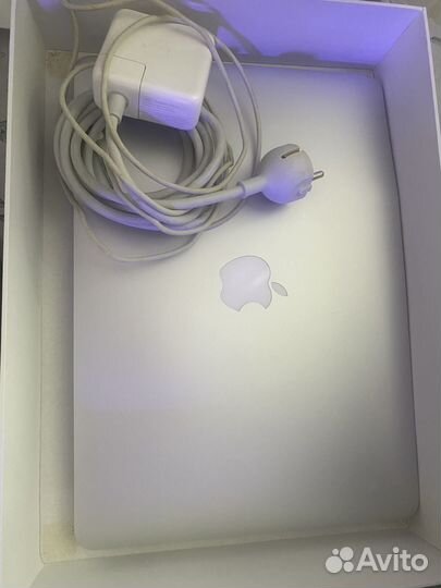 Apple MacBook Air 13.3/1.3 GHz/4GB/128GB 2013