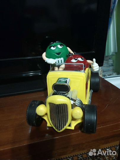 Машинка M&M's