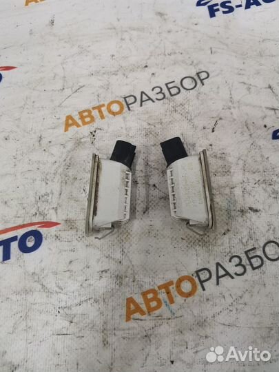 Плафон освещения заднего номера Форд Мондео 4