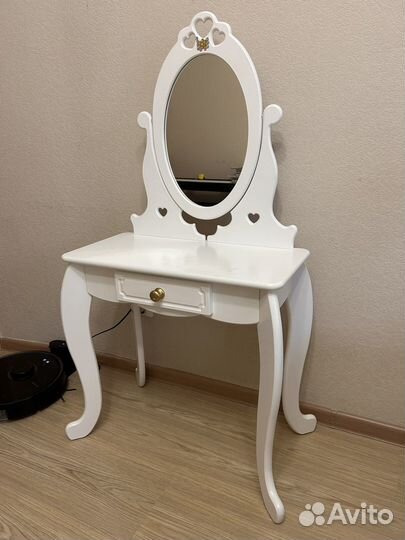 Туалетный столик для девочки