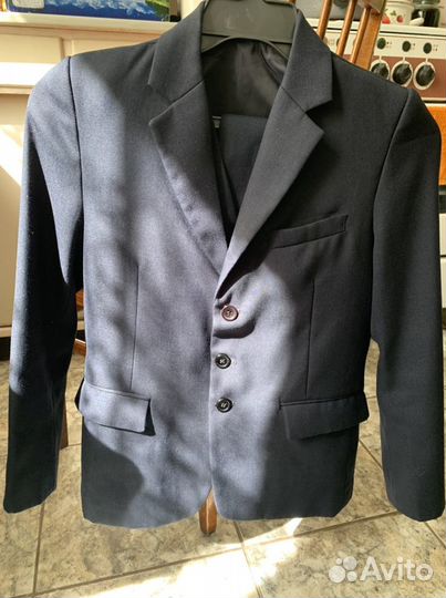 Костюм-тройка темно-синий р.32