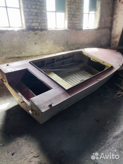 Лодка Днепр