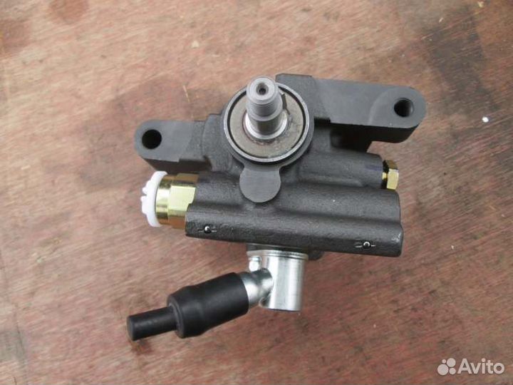 Насос гидроусилителя Toyota Townace Noah KR42 7K-E