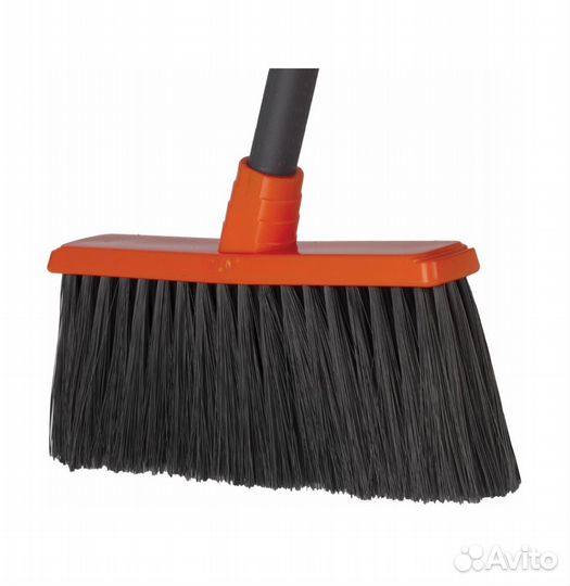 Совок и щетка