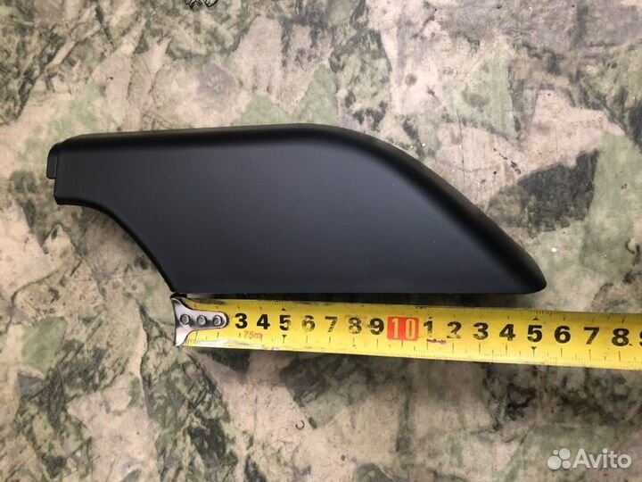 Крышка рейлинга задняя левая Mitsubishi Pajero 4