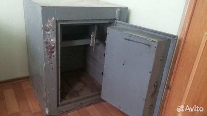 Несгораемый шкаф