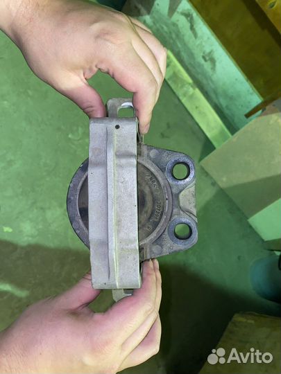 Опора гидравлическая Ford Focus 3