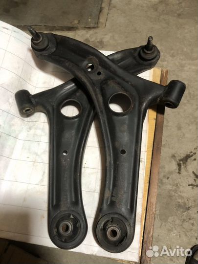Рычаги (передние,нижние) в сборе Geely mk