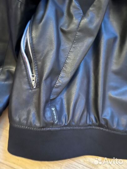 Кожаная куртка armani