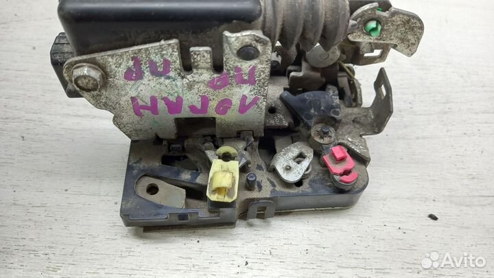 Замок двери передней правой Renault Logan 1