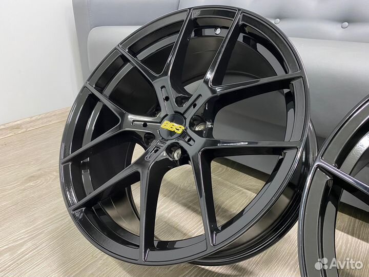 Диски литые 554D R19 5x114.3 на Kia Mazda Toyota