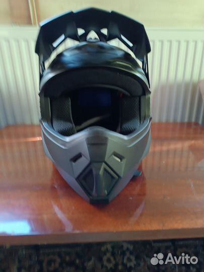 Мотокроссовый шлем