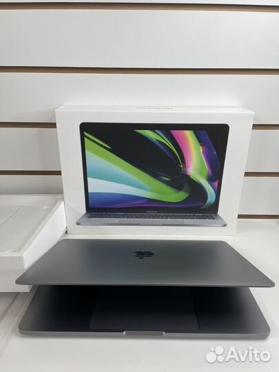 Macbook pro 2022 M2 (Почти новый)
