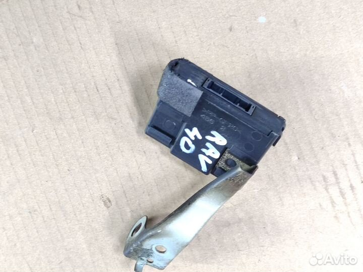 Блок электронный Toyota RAV 4 40