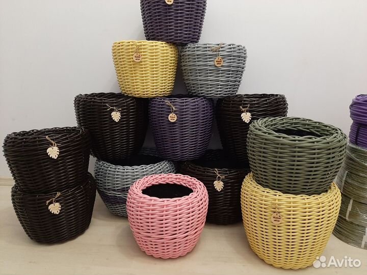 Кашпо из искусственного ротанга