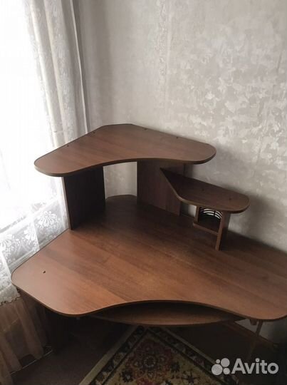 Компьютерный стол