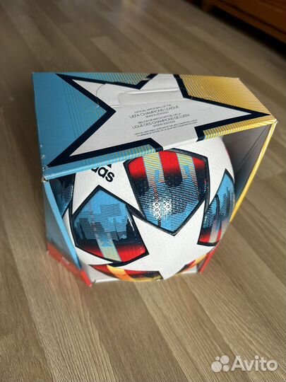 Футбольный мяч adidas UCL Pro footbal 5