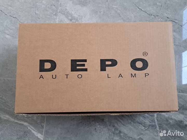 Задний левый фонарь Мерседес Е 210