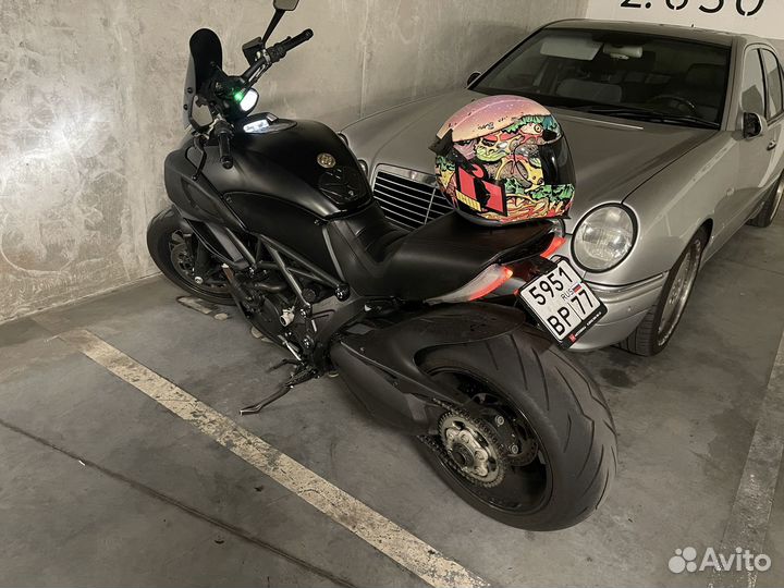 Ducati diavel dark
