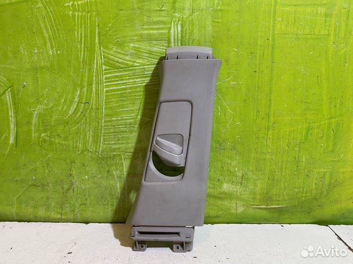 Обшивка стойки правая Toyota Corolla E15 Camry V40