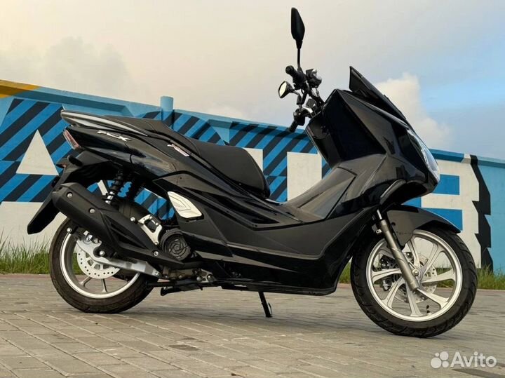 Скутер X-motors PCX - 200cc (replica Honda PCX)