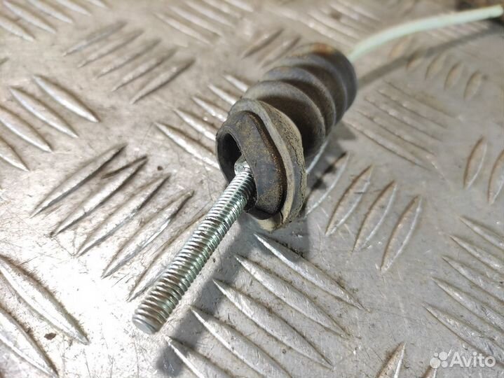 Трос стояночного тормоза Mitsubishi L200 2006-2016