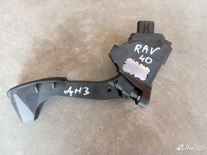 Педаль газа Toyota RAV4 40 2012-19 2Adfhv