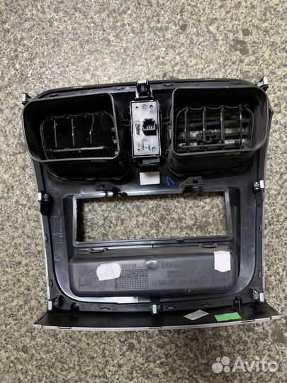 Накладка центральной консоли Renault Logan 2