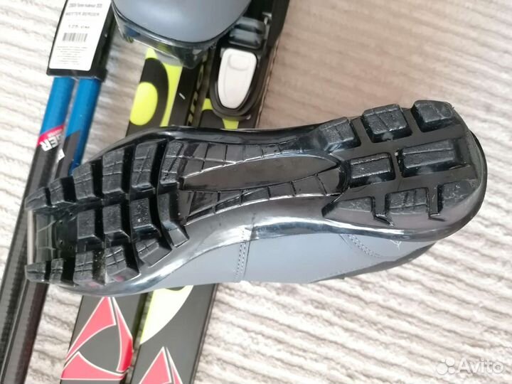 Беговые лыжи с ботинками 39 размер