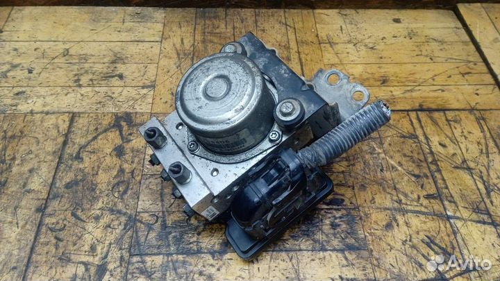 Блок ABS насос Nissan X-Trail T31 (2007-2014) M137