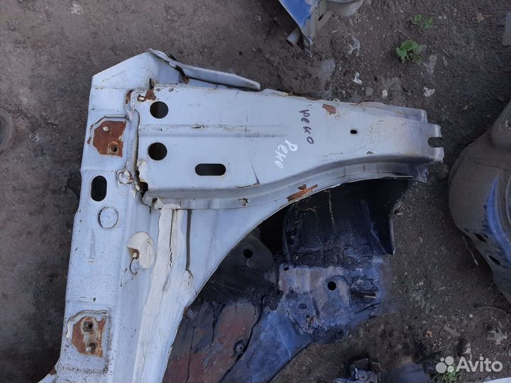 Стойка передняя правая порог Renault Duster