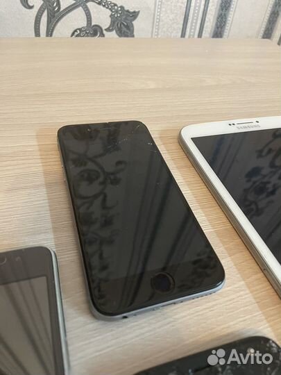 Телефон Samsung