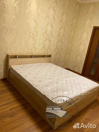 Кровать двуспальная