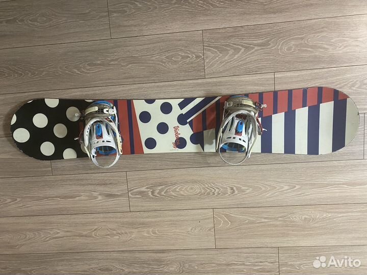 Сноуборд с креплениями