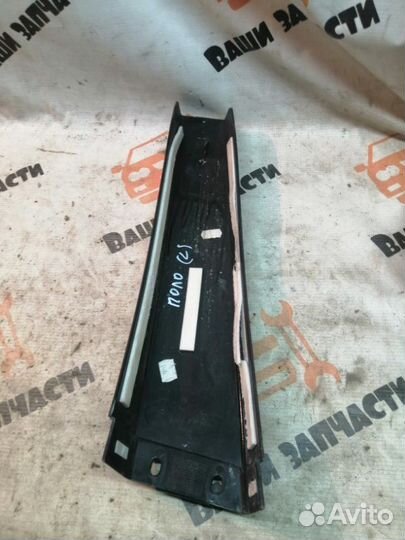 Накладка центральной стойки левая Volkswagen Polo