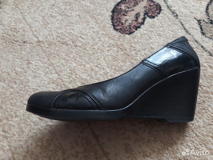 Натуральные кожаные туфли 37 разм