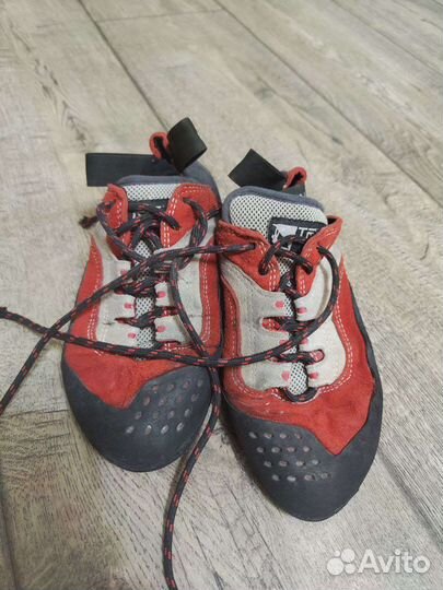 Скальные туфли Triop