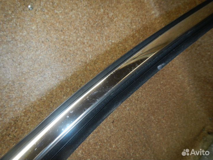 Б/У Б/У Уплотнитель стекла двери передней левой