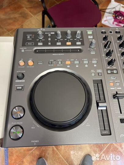Dj контролер Pioneer DDJ-T1