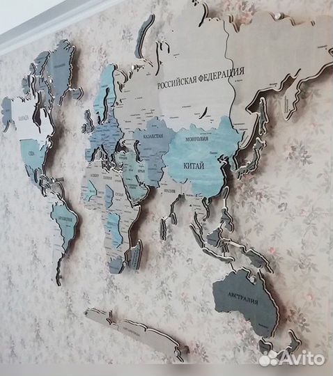 Карта мира из дерева с подсветкой