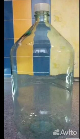 Бутыли стеклянные 10л.и 20 л
