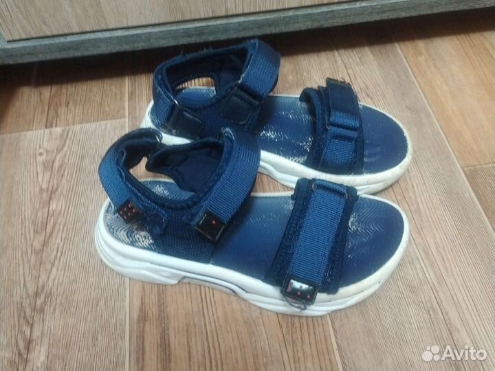 Продам сандали